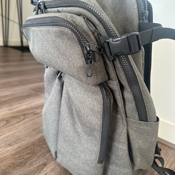 Lululemon Heather Grey Backpack - Picture 4 of 14